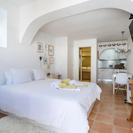 Vivenda Brito Pensión Carvoeiro (Lagoa)