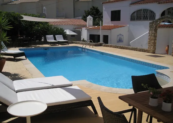 Vivenda Brito 3*